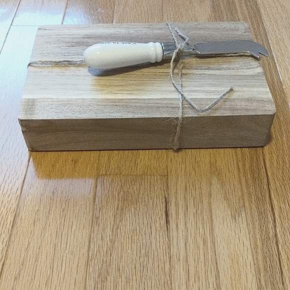 French Wooden Cutting Board - Picture 6 of 7